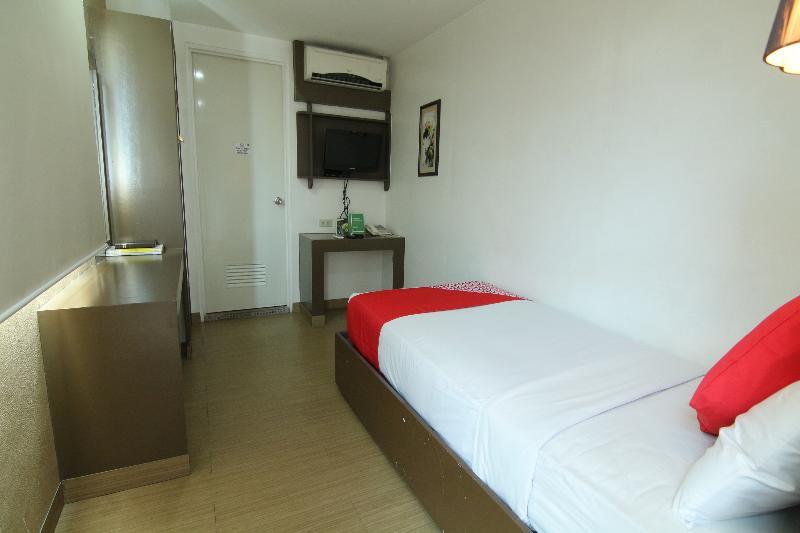 Oyo 24H City Hotel Near Makati Medical Center San Pedro Makati Exterior foto